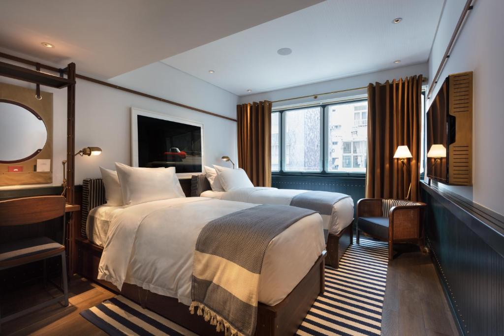 4-Star Hotel Booking Consultation Service in Hong Kong