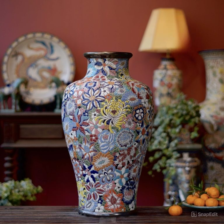 The Hundred Flowers Prosperity Vase